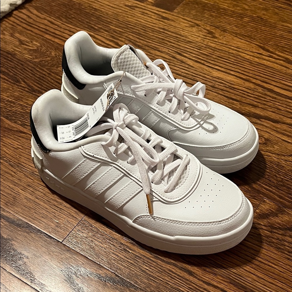 NWT Women’s Adidas PostMove SE Sneaker, Size 8